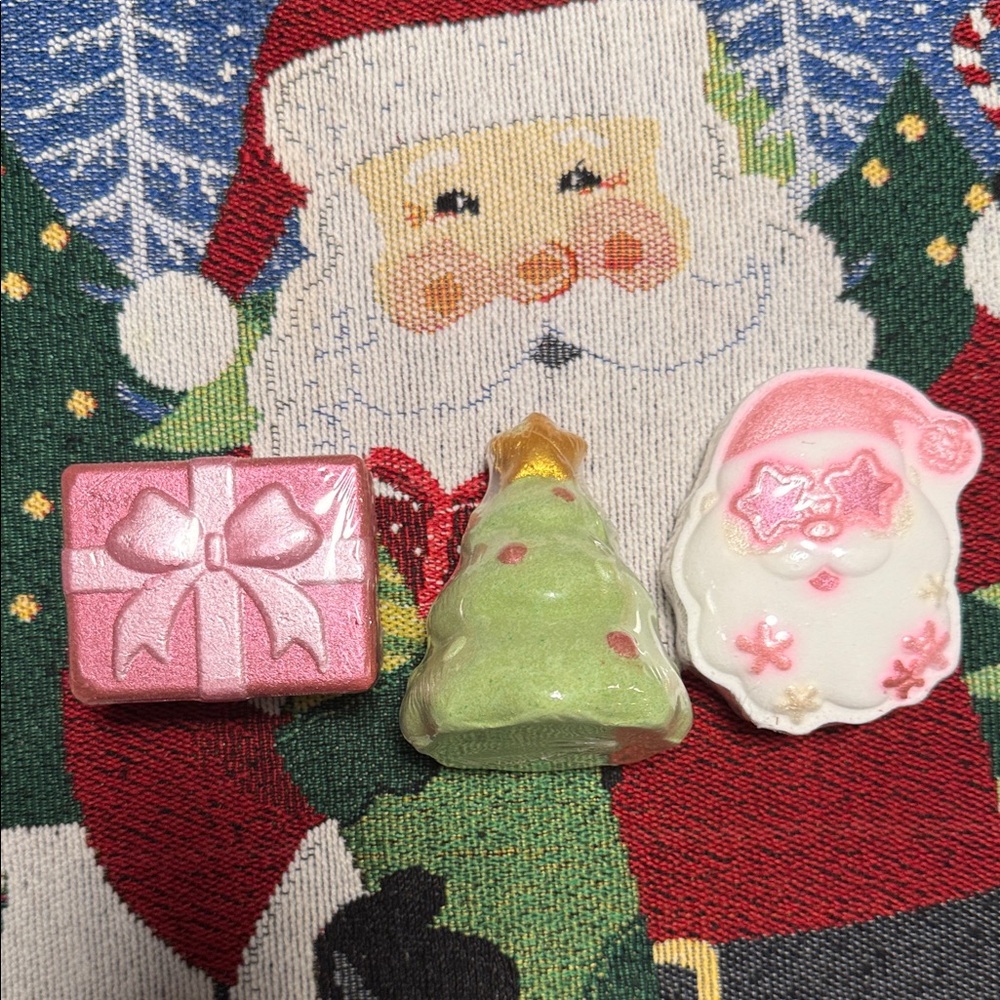 Christmas Bath Bomb Set with Santa, Tree, and Gift